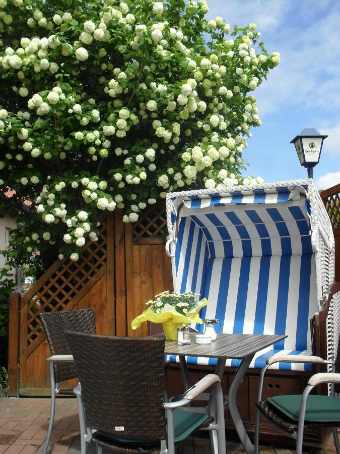 Hotel-Pension Zur Mole Wiek auf Rügen Zewnętrze zdjęcie