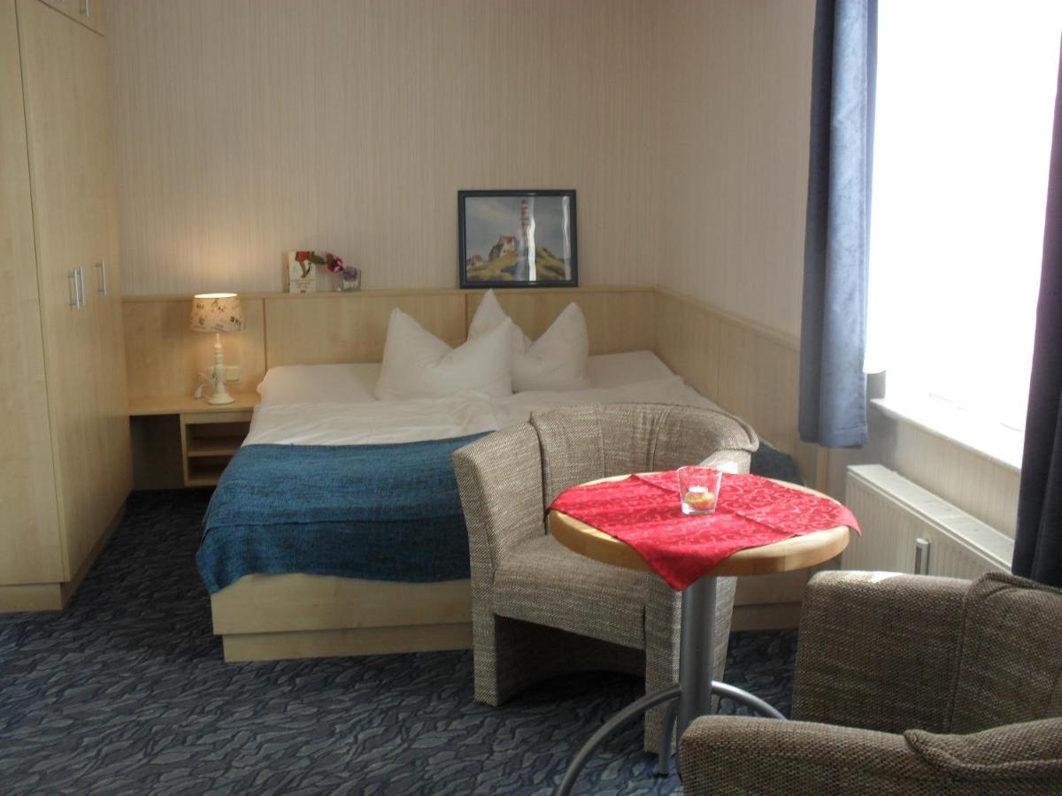 Hotel-Pension Zur Mole Wiek auf Rügen Zewnętrze zdjęcie